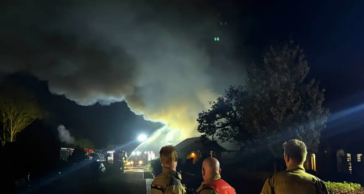 Brand in schuur met zonnepanelen - Foto 3