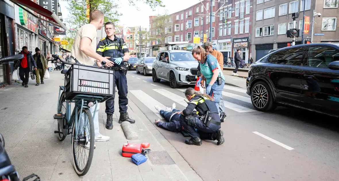Scooterrijder rijdt door na aanrijding - Foto 1