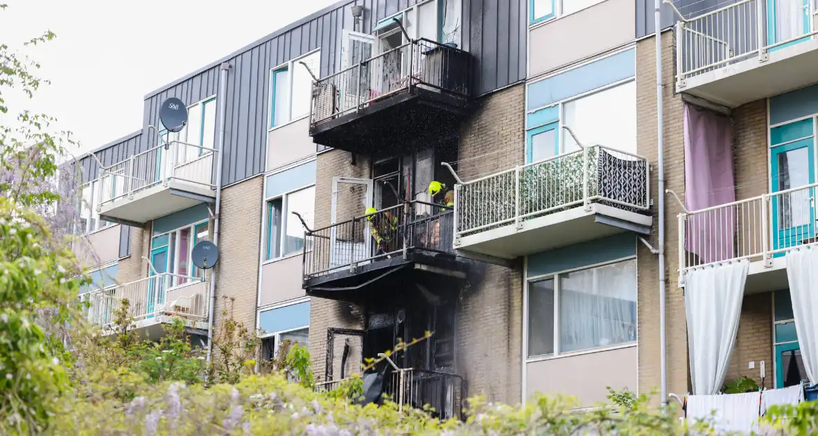 Enorme brandschade aan complex - Foto 2