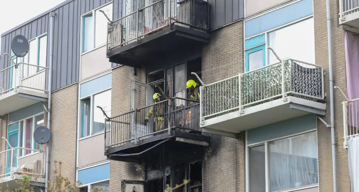 Enorme brandschade aan complex - Foto 8