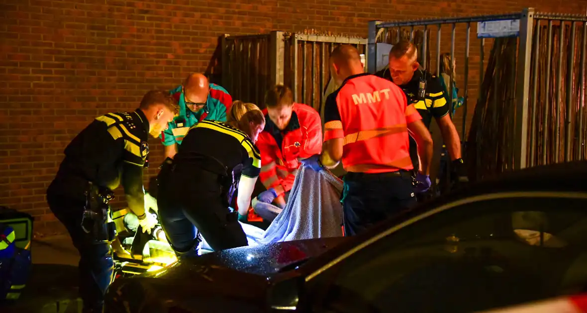 Meerdere gewonden bij steekpartij vluchtelingen opvang - Foto 3
