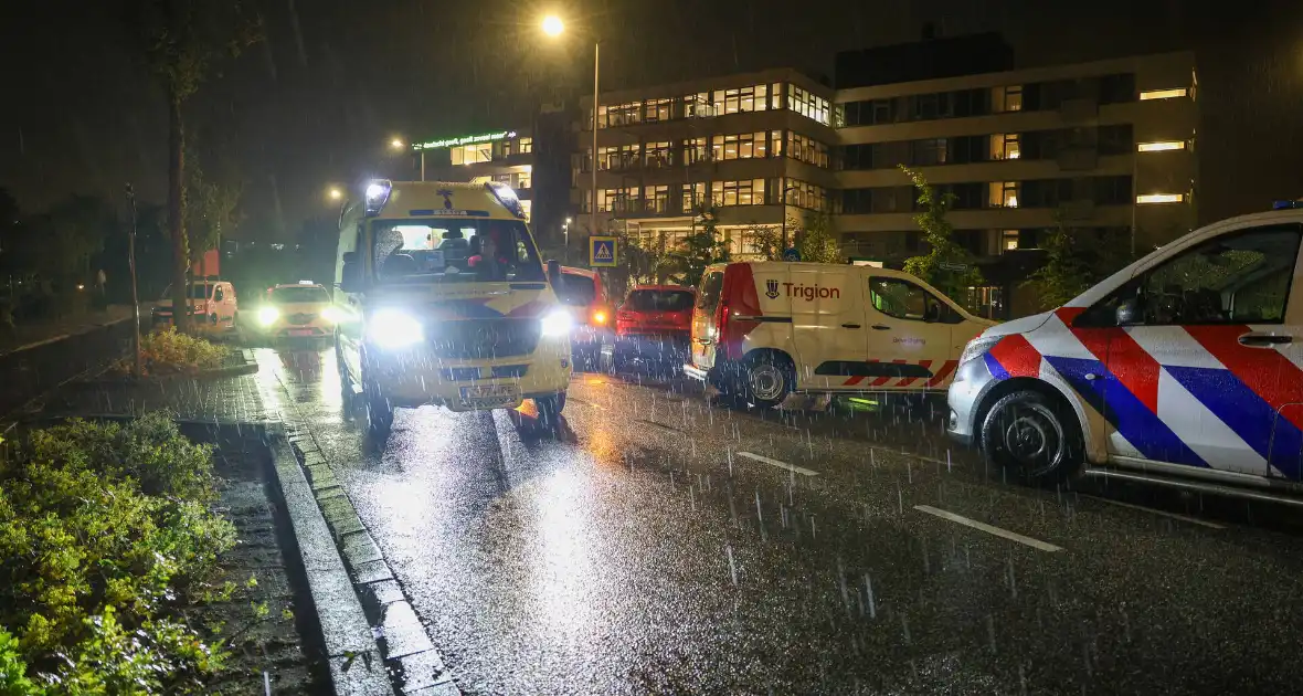 Drie beveiligingsauto's betrokken bij ongeval - Foto 9