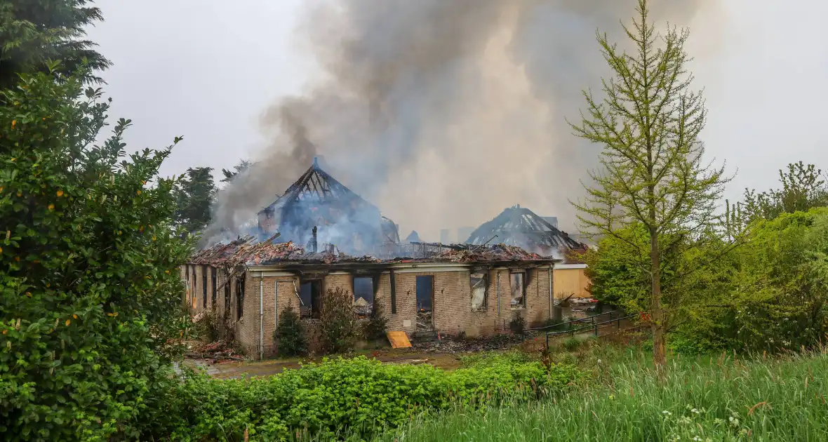 Grote brand legt wereldkeuken plat - Foto 5