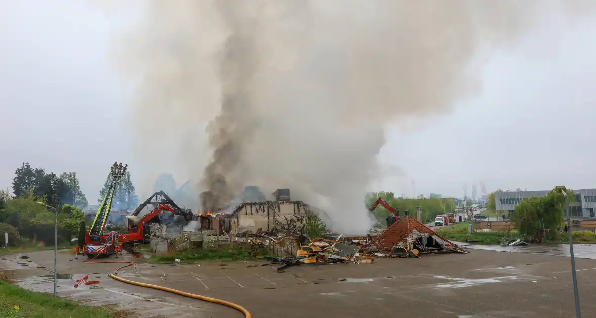 Grote brand legt wereldkeuken plat - Foto 6