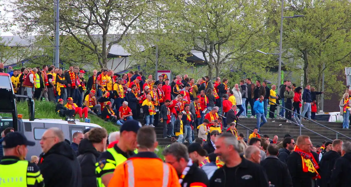 Spanning bij supporters voor bekerfinale - Foto 13