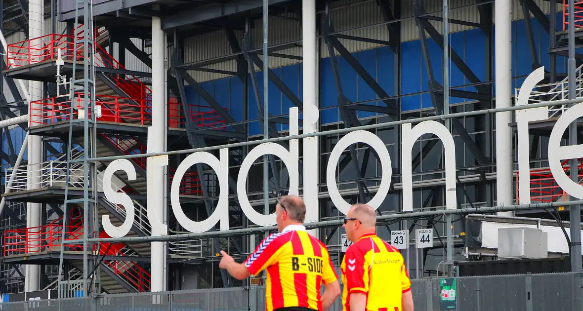 Spanning bij supporters voor bekerfinale - Foto 2