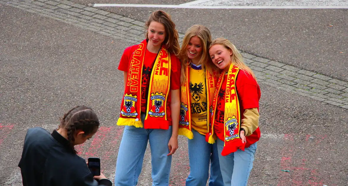 Spanning bij supporters voor bekerfinale - Foto 3