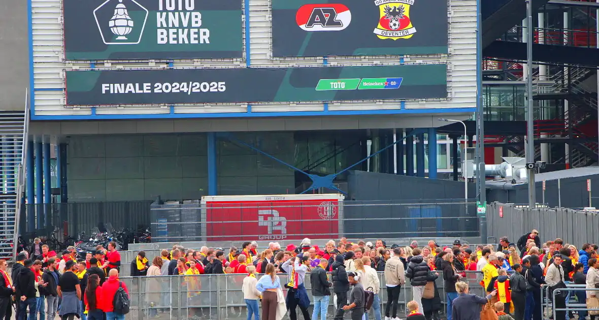 Spanning bij supporters voor bekerfinale - Foto 5
