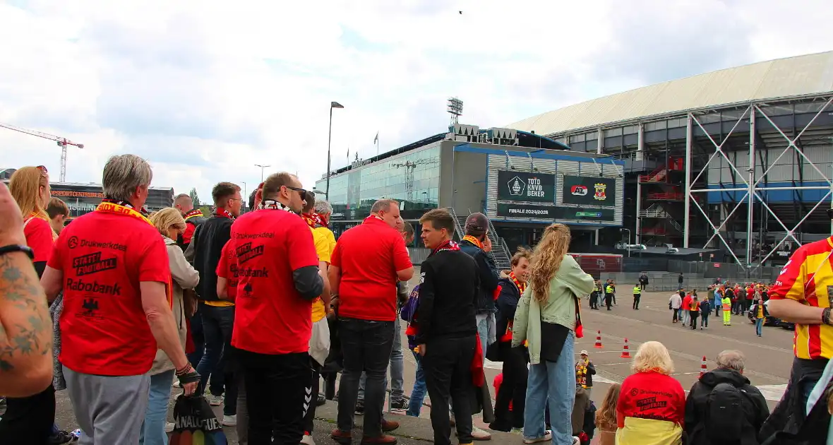 Spanning bij supporters voor bekerfinale - Foto 7