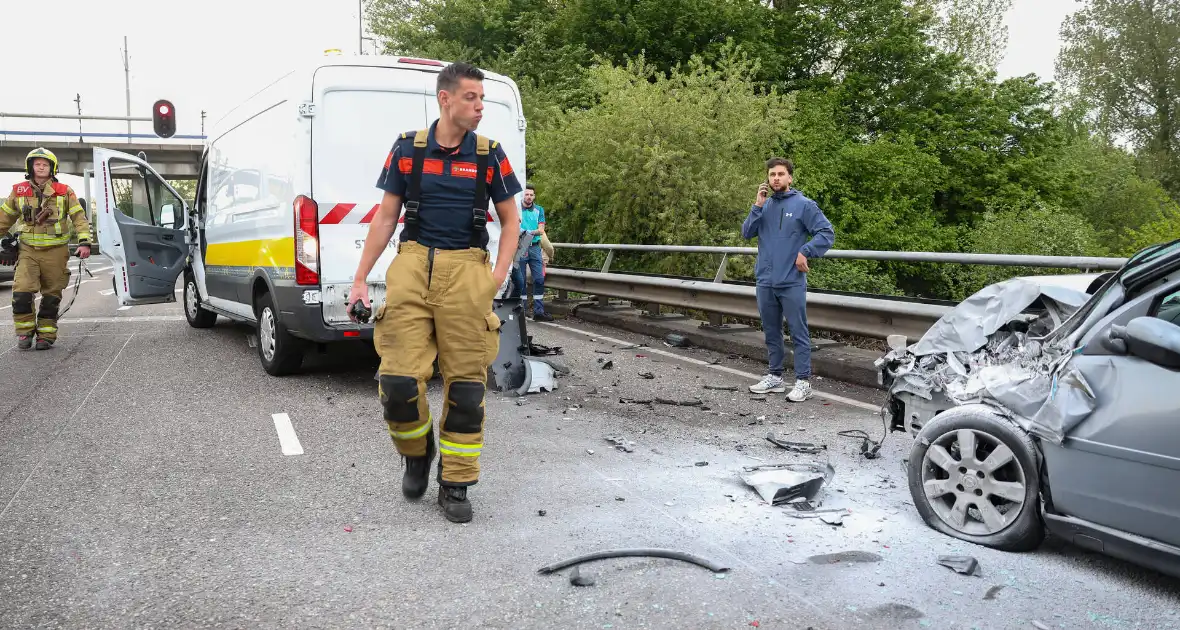 Ongeval op afrit - Foto 8