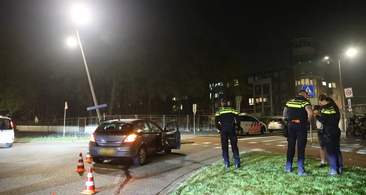 Dronken automobilist aangehouden na botsing tegen lantaarnpaal - Foto 18