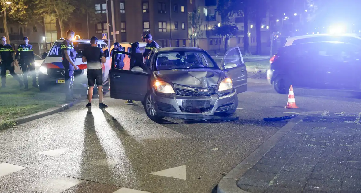 Dronken automobilist aangehouden na botsing tegen lantaarnpaal - Foto 19