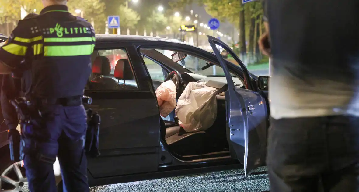 Dronken automobilist aangehouden na botsing tegen lantaarnpaal - Foto 5