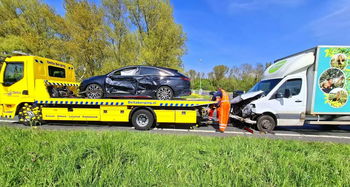 Politie botst tijdens achtervolgen van motorrijder - Foto 6
