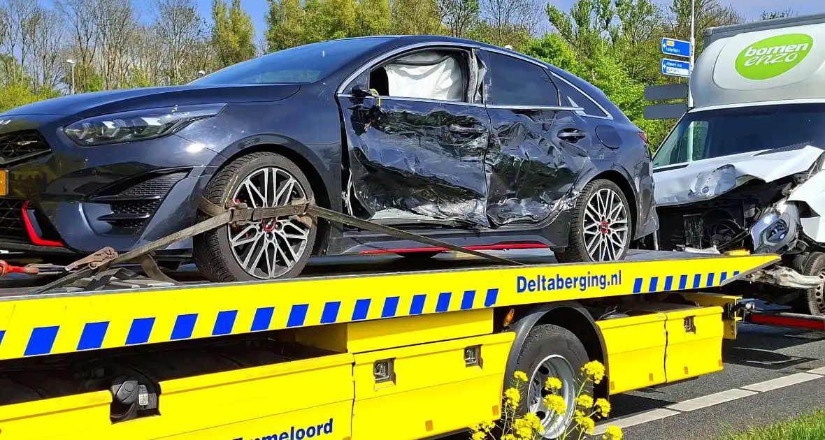 Politie botst tijdens achtervolgen van motorrijder - Foto 7