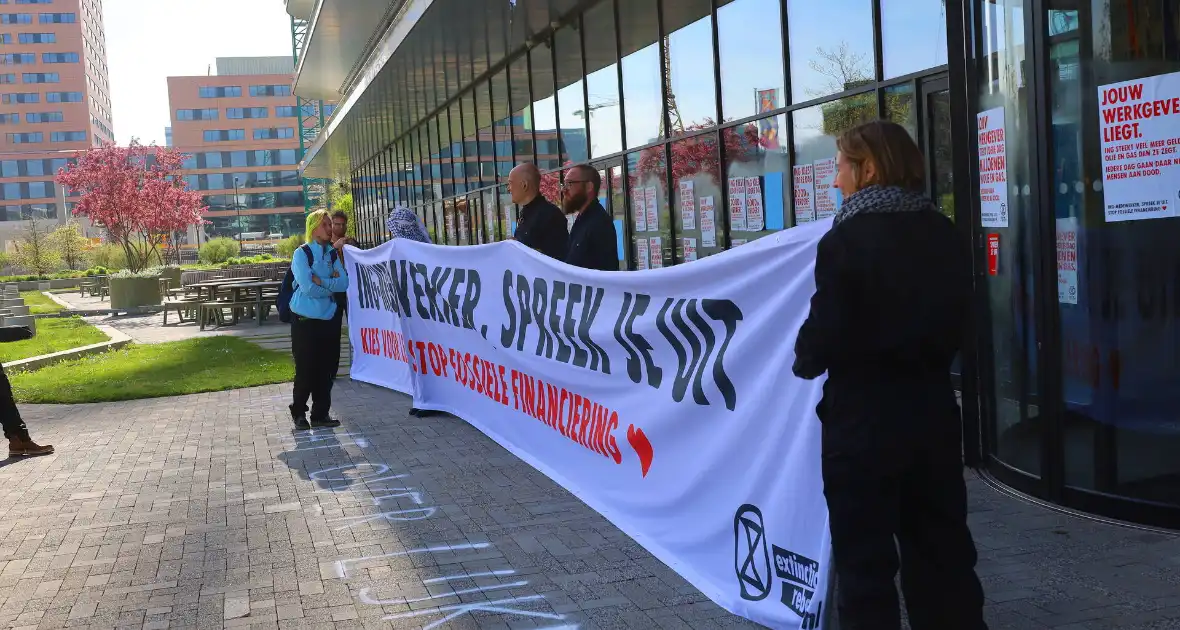 Demonstratie bij ING kantoorgebouw - Foto 7