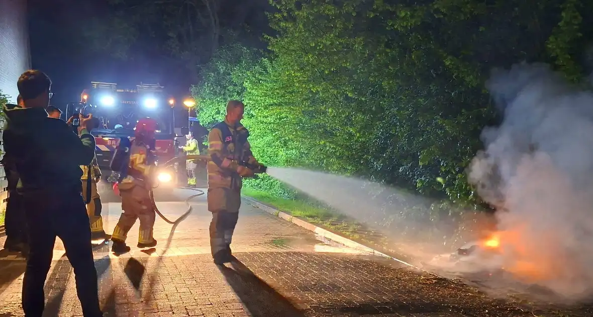 Brandweer druk met meerdere afval branden - Foto 14