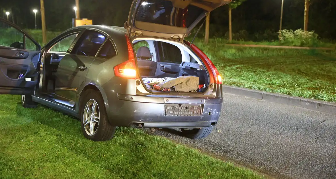 Kop-staart aanrijding tussen auto's - Foto 2