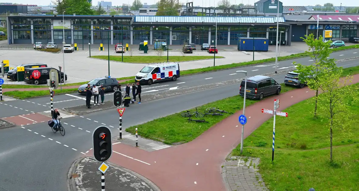 Persoon op fiets gewond bij aanrijding