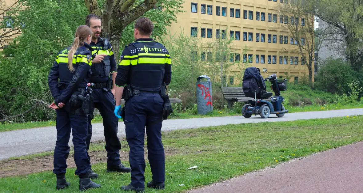Persoon in scootmobiel gewond bij ongeval - Foto 3