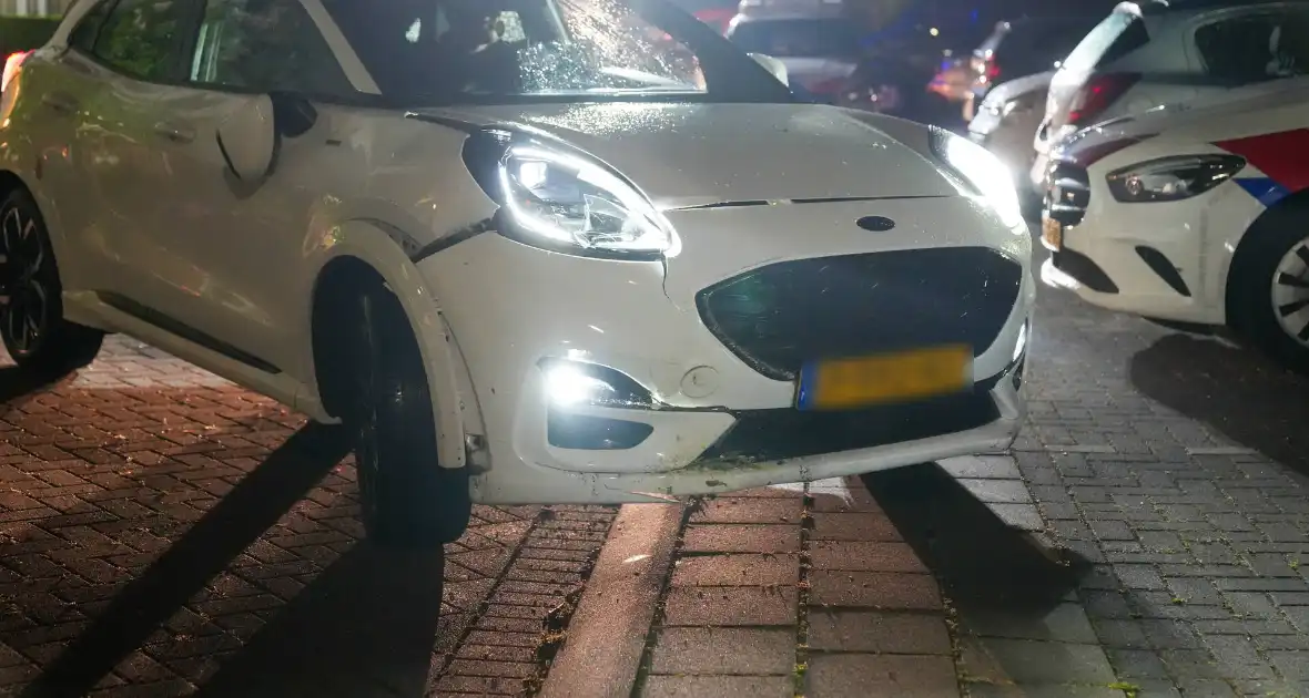 Bestuurster rijdt tegen woning tijdens parkeren - Foto 7