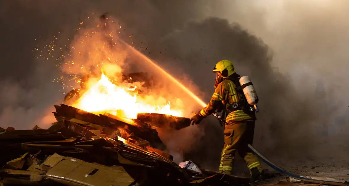 Hulpdiensten worstelen met toegang tot brand - Foto 17