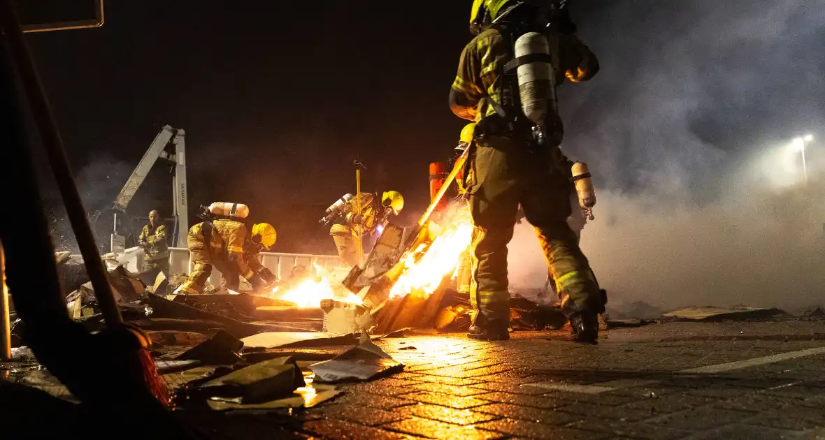 Hulpdiensten worstelen met toegang tot brand - Foto 20
