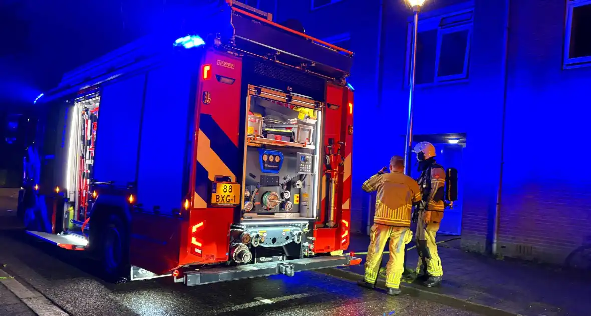 Brand in appartementencomplex veroorzaakt ontruiming - Foto 1