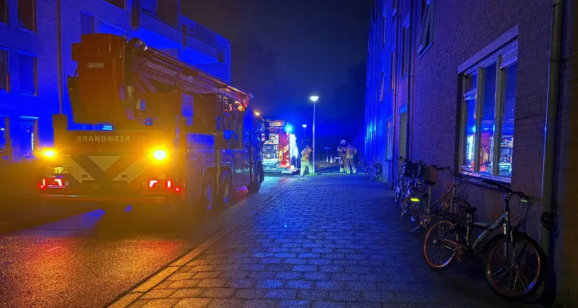 Brand in appartementencomplex veroorzaakt ontruiming - Foto 6
