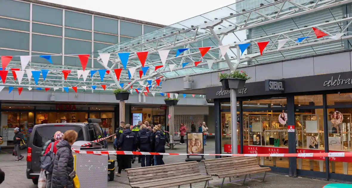 Politie doet onderzoek naar overval op juwelierszaak