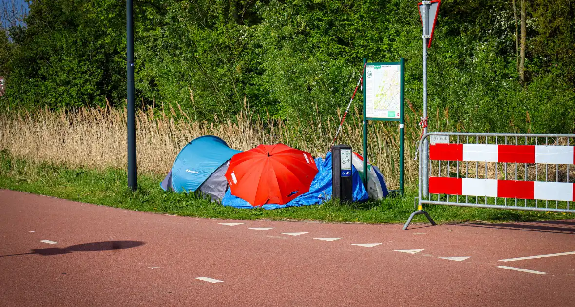 Groot onderzoek naar aantreffen fiets met kleding langs waterkant - Foto 2