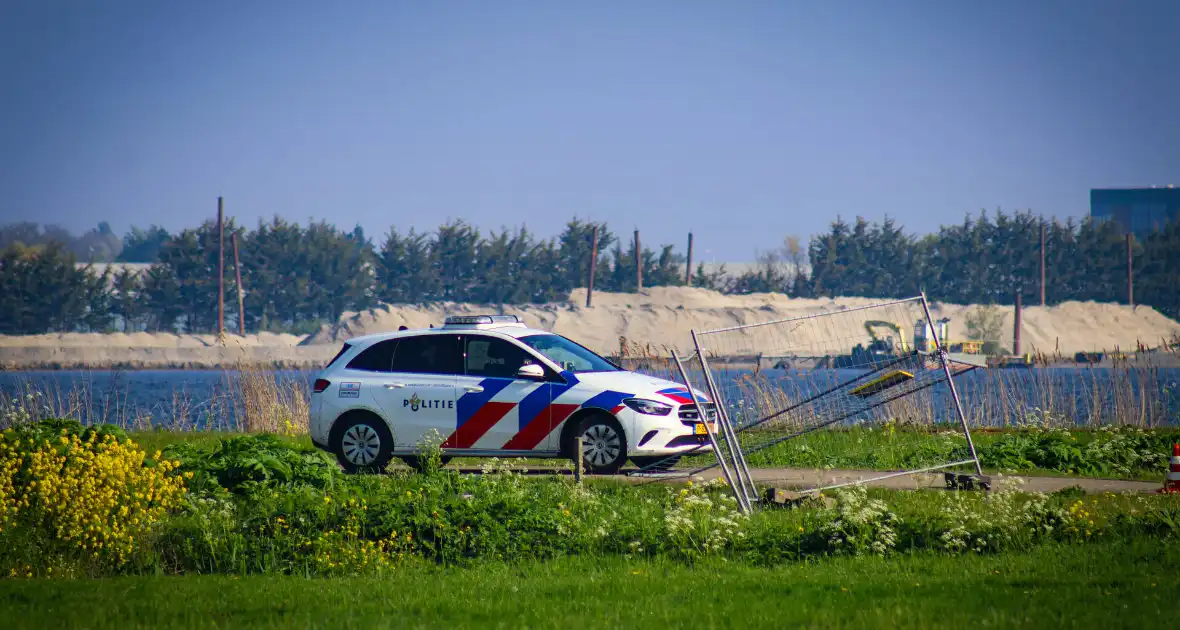 Groot onderzoek naar aantreffen fiets met kleding langs waterkant - Foto 4