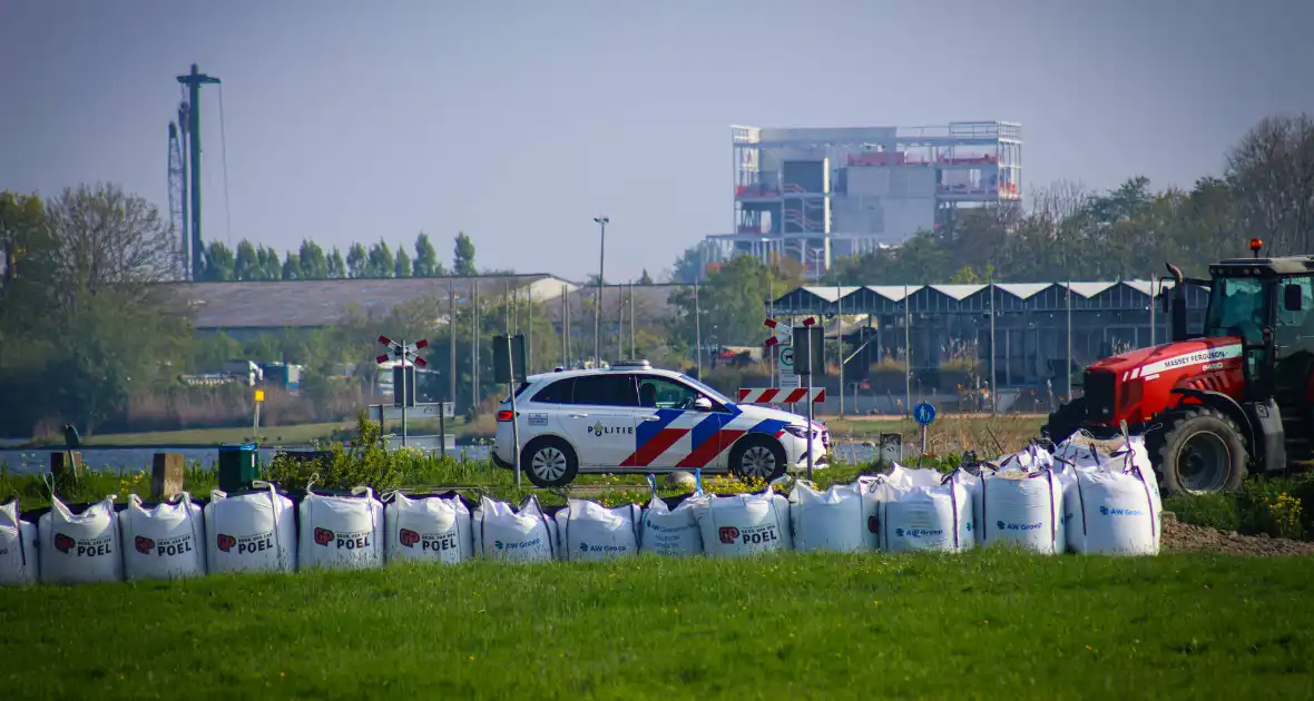 Groot onderzoek naar aantreffen fiets met kleding langs waterkant - Foto 5