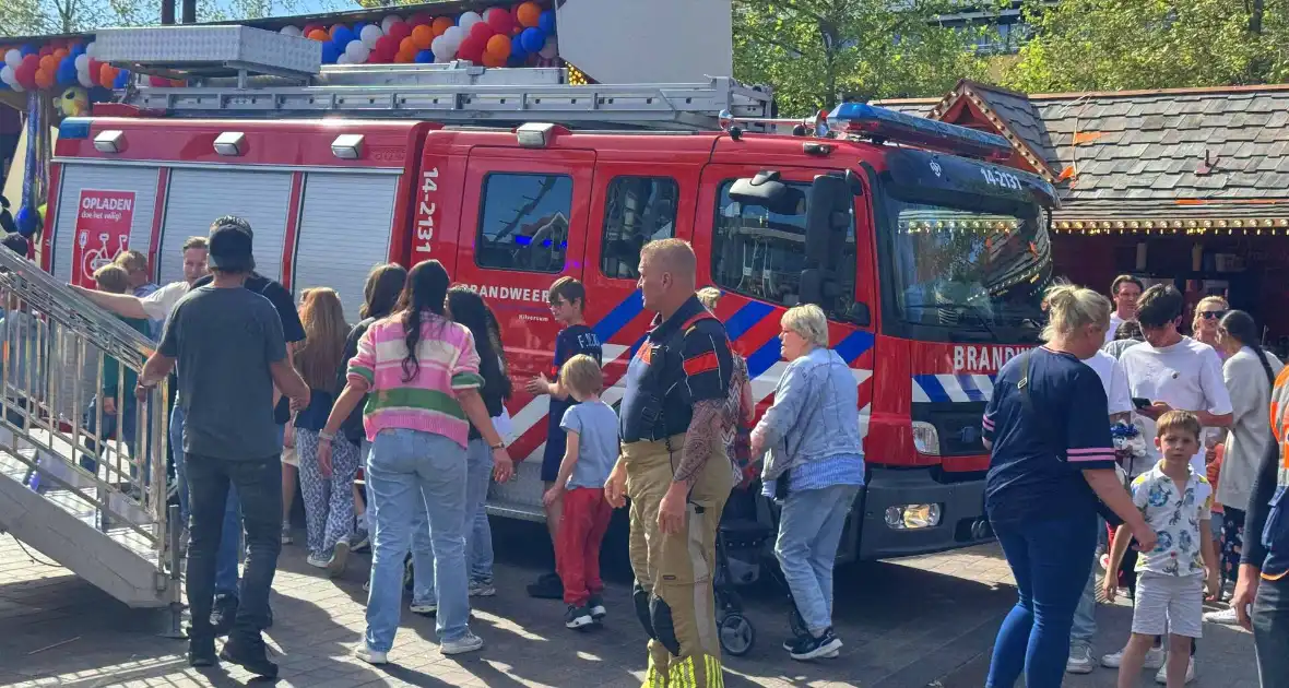 Traumateam ingezet voor ongeval op kermis - Foto 7