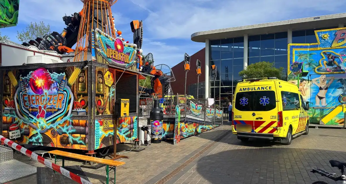 Traumateam ingezet voor ongeval op kermis - Foto 8