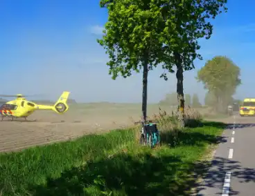 Kind valt van fiets en raakt gewond