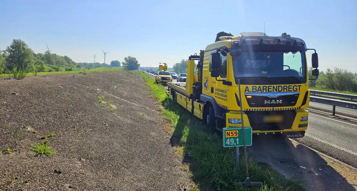 Voertuig geborgen na ongeval - Foto 2