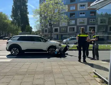 Scooterrijder aangereden op rotonde door automobilist