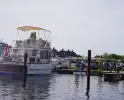 Brandweer aan de slag met blussen van bootbrand