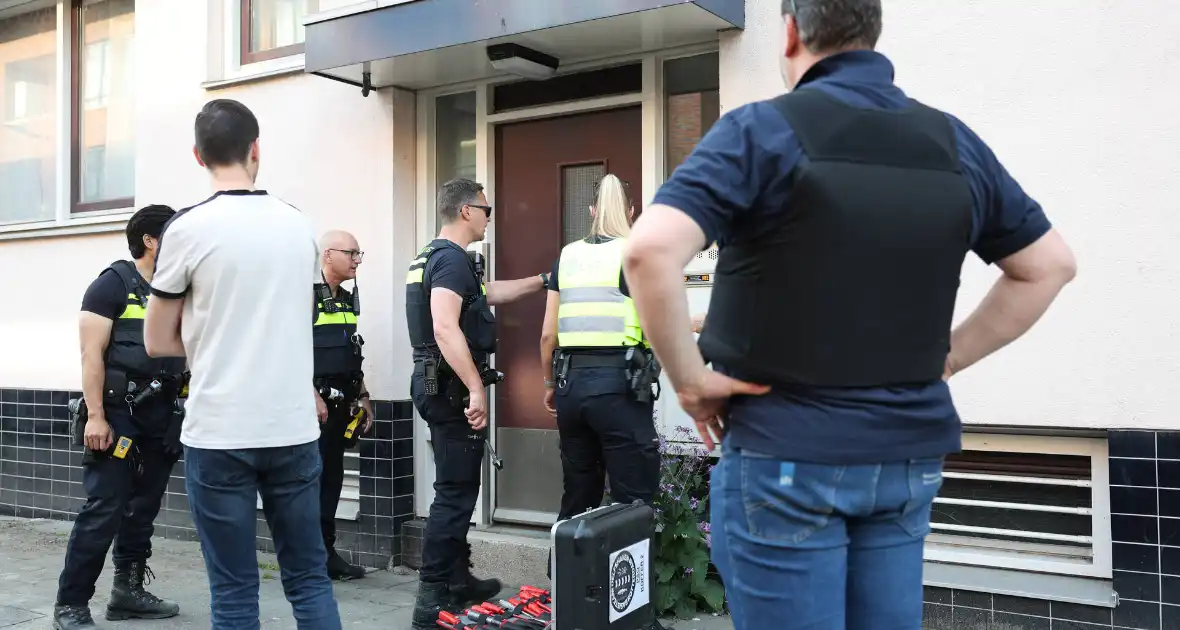 Illegale sigaretten en contant geld aangetroffen - Foto 14