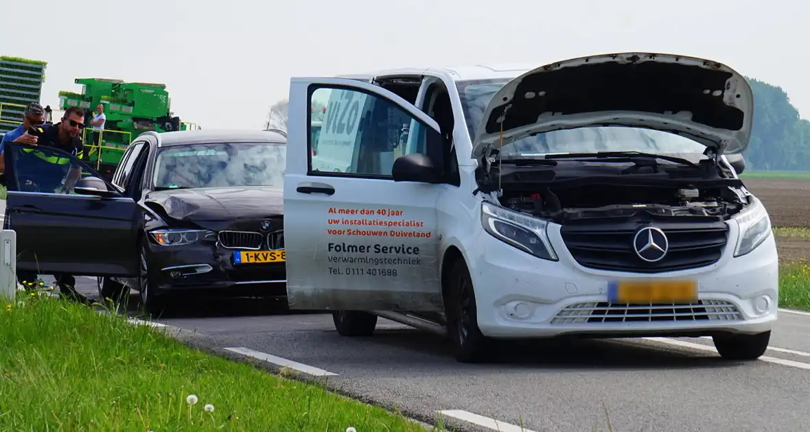 Twee automobilisten op elkaar gebotst - Foto 2