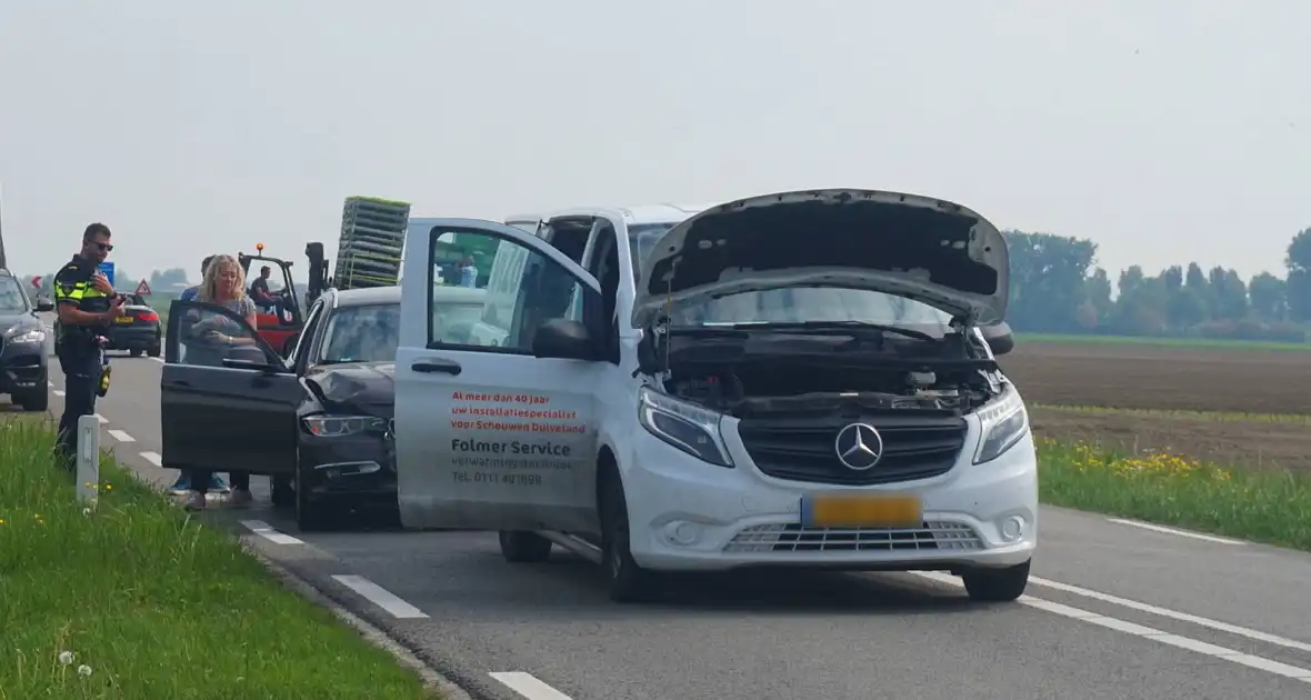 Twee automobilisten op elkaar gebotst - Foto 3