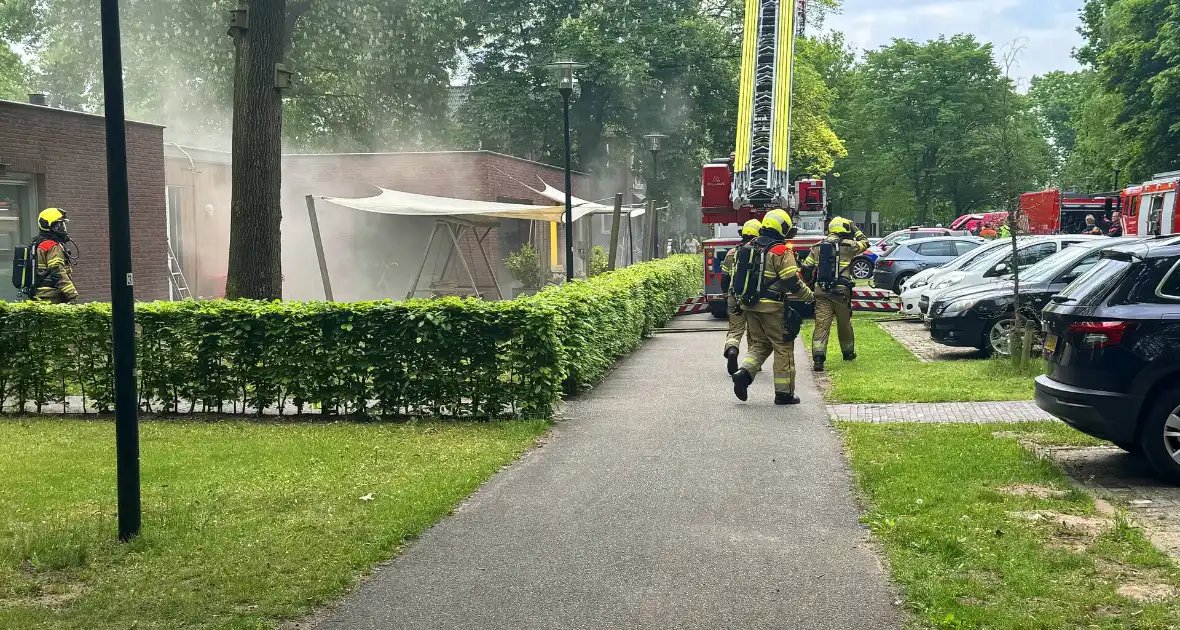 Meerdere personen gewond bij brand - Foto 1