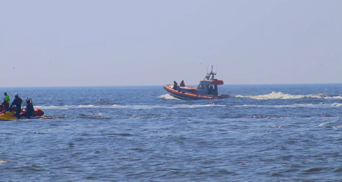 Zoekactie naar vermiste persoon op strand - Foto 2