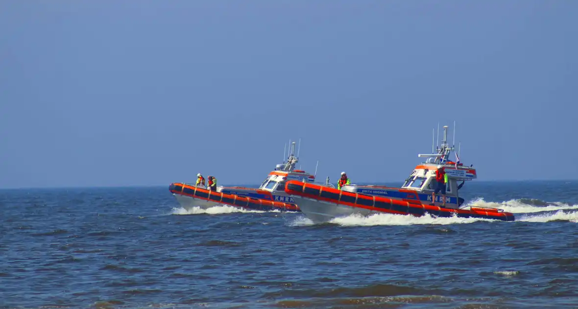Zoekactie naar vermiste persoon op strand - Foto 4