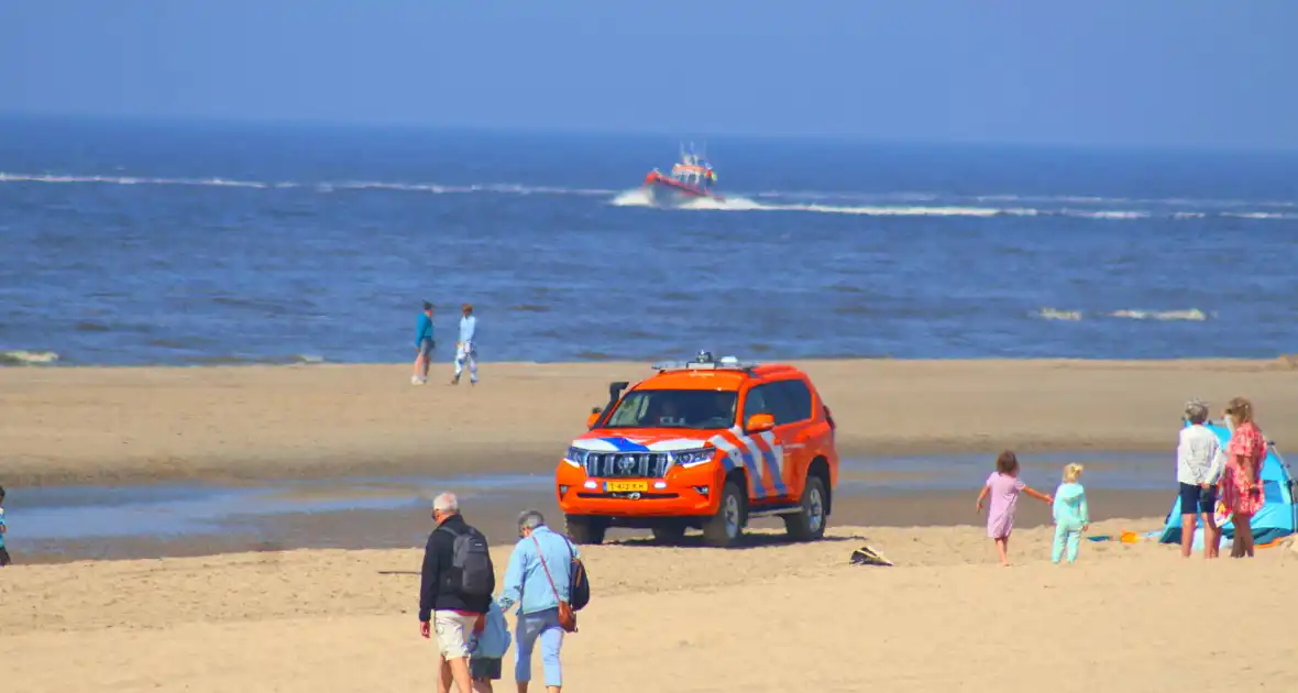 Zoekactie naar vermiste persoon op strand - Foto 6