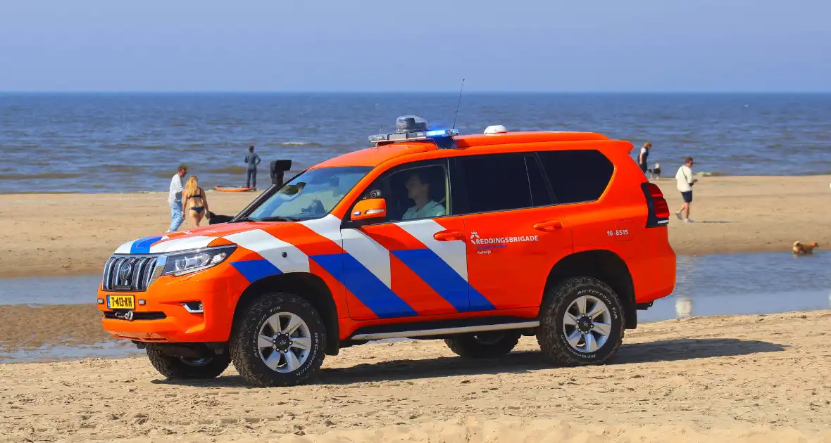Zoekactie naar vermiste persoon op strand - Foto 7
