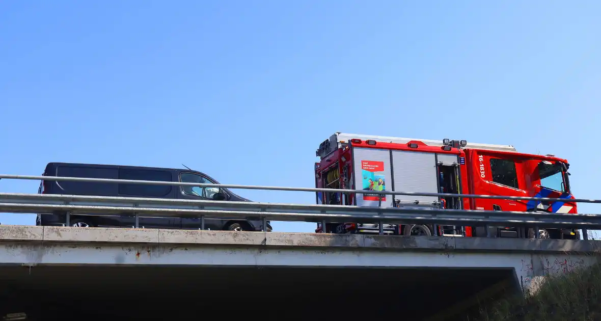 Ongeval met drie voertuigen - Foto 3