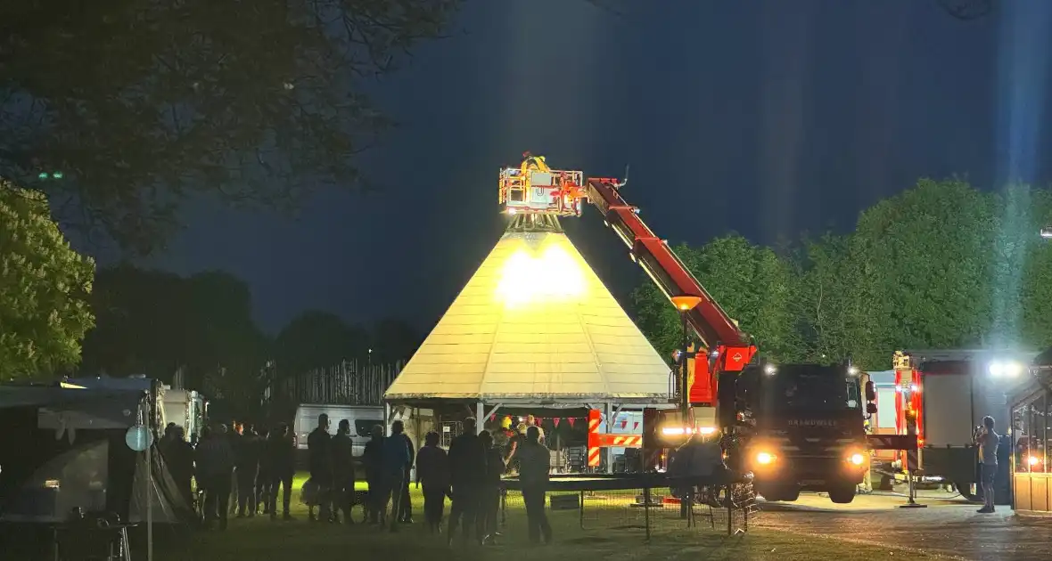 Constructie op camping vat vlam - Foto 1