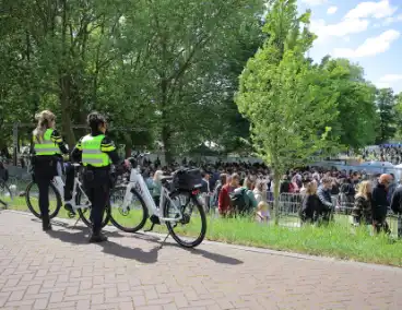 Veel interesse en lange rij bij bevrijdingsfestival Zuid Holland